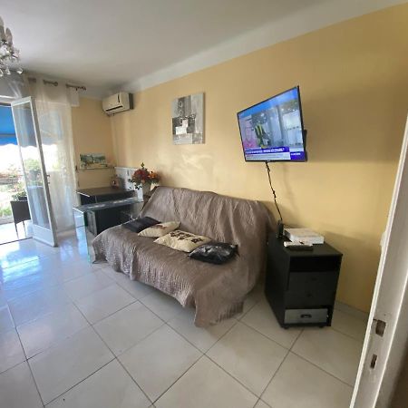 Appartement A Cannes Bagian luar foto